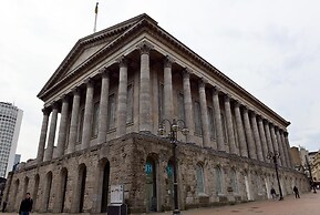 Tudors eSuites Birmingham Apartments with Gated Parking