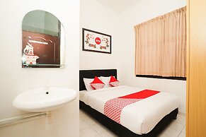 OYO 485 Marcello Residence