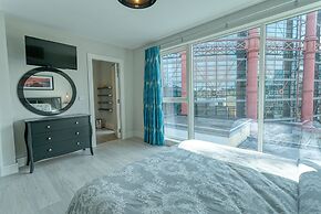 The Larry Mullen Suite - hiphipstay