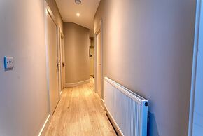 The Larry Mullen Suite - hiphipstay