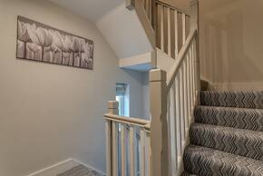 The Larry Mullen Suite - hiphipstay