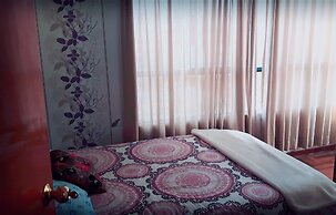 Los Alamos Apartment