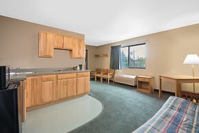 Northwoods Inn & Suites