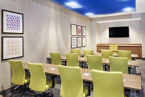 Holiday Inn Express & Suites Hudson I-94 by IHG