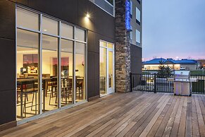 Holiday Inn Express & Suites Hudson I-94 by IHG