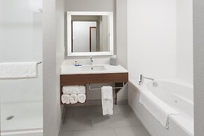 Holiday Inn Express & Suites Hudson I-94 by IHG