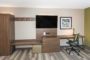 Holiday Inn Express & Suites Hudson I-94 by IHG