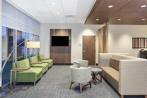 Holiday Inn Express & Suites Hudson I-94 by IHG