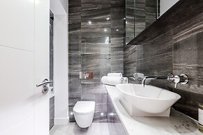 Stylish 2bed 2bath in Notting Hill