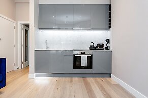 Stylish 2bed 2bath in Notting Hill