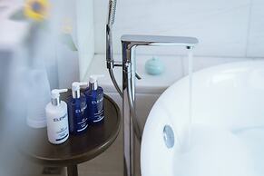 voco Hangzhou Binjiang Minghao by IHG