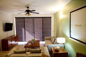 Peninsula 102 2 BR by Casago