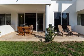 Peninsula 102 2 BR by Casago