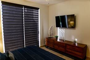 Peninsula 102 2 BR by Casago