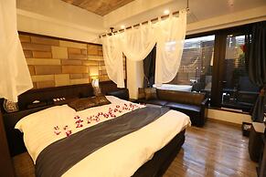 Hotel Petit Bali Higashishinjuku - Adults Only