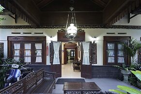 OYO 804 Ndalem Maharani Guest House