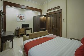 OYO 804 Ndalem Maharani Guest House