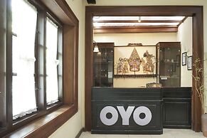 OYO 804 Ndalem Maharani Guest House