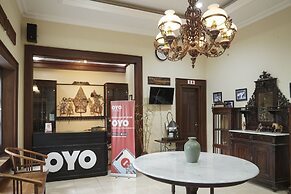 OYO 804 Ndalem Maharani Guest House