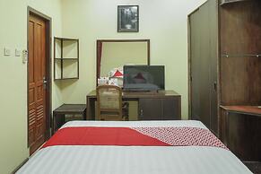 OYO 804 Ndalem Maharani Guest House