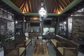 OYO 804 Ndalem Maharani Guest House