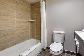 The Waves Hotel, an Ascend Collection Hotel