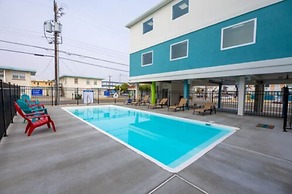 The Waves Hotel, Ascend Hotel Collection