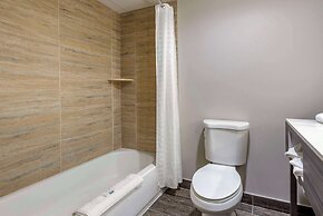 The Waves Hotel, Ascend Hotel Collection