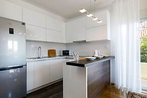 Luxury beach apartment private parking