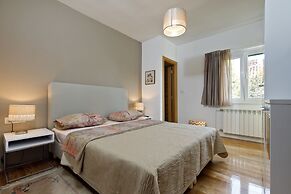 Luxury beach apartment private parking