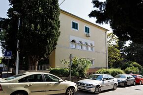 Luxury beach apartment private parking