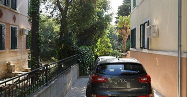 Luxury beach apartment private parking