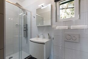 Luxury beach apartment private parking