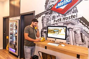 Petit Hostel La Latina - Adults Only