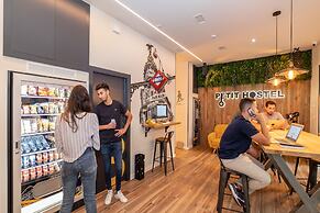 Petit Hostel La Latina - Adults Only