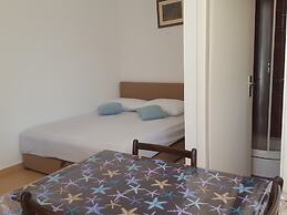 Studio apartment GIRO