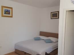 Studio apartment GIRO