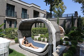 Sandora Boutique Hotel