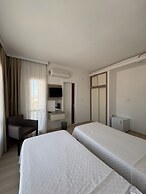 Amphora Hotel