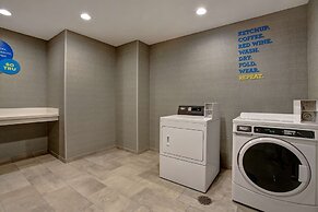 Tru by Hilton Grand Prairie