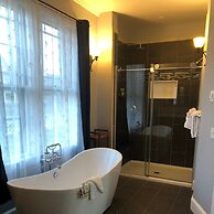 Saltair Inn Waterfront B&B