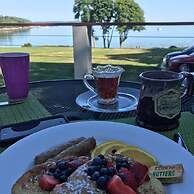 Saltair Inn Waterfront B&B