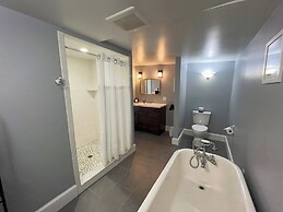 Saltair Inn Waterfront B&B