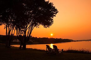 Saltair Inn Waterfront B&B