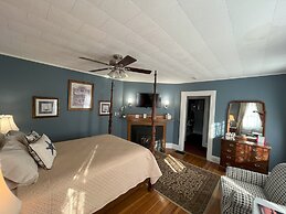 Saltair Inn Waterfront B&B