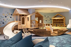 Four Seasons Hotel Bangkok at Chao Phraya River