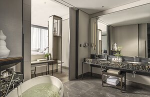 Four Seasons Hotel Bangkok at Chao Phraya River