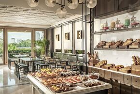 Four Seasons Hotel Bangkok at Chao Phraya River
