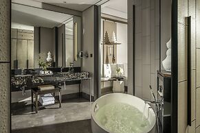 Four Seasons Hotel Bangkok at Chao Phraya River