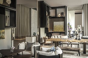 Four Seasons Hotel Bangkok at Chao Phraya River